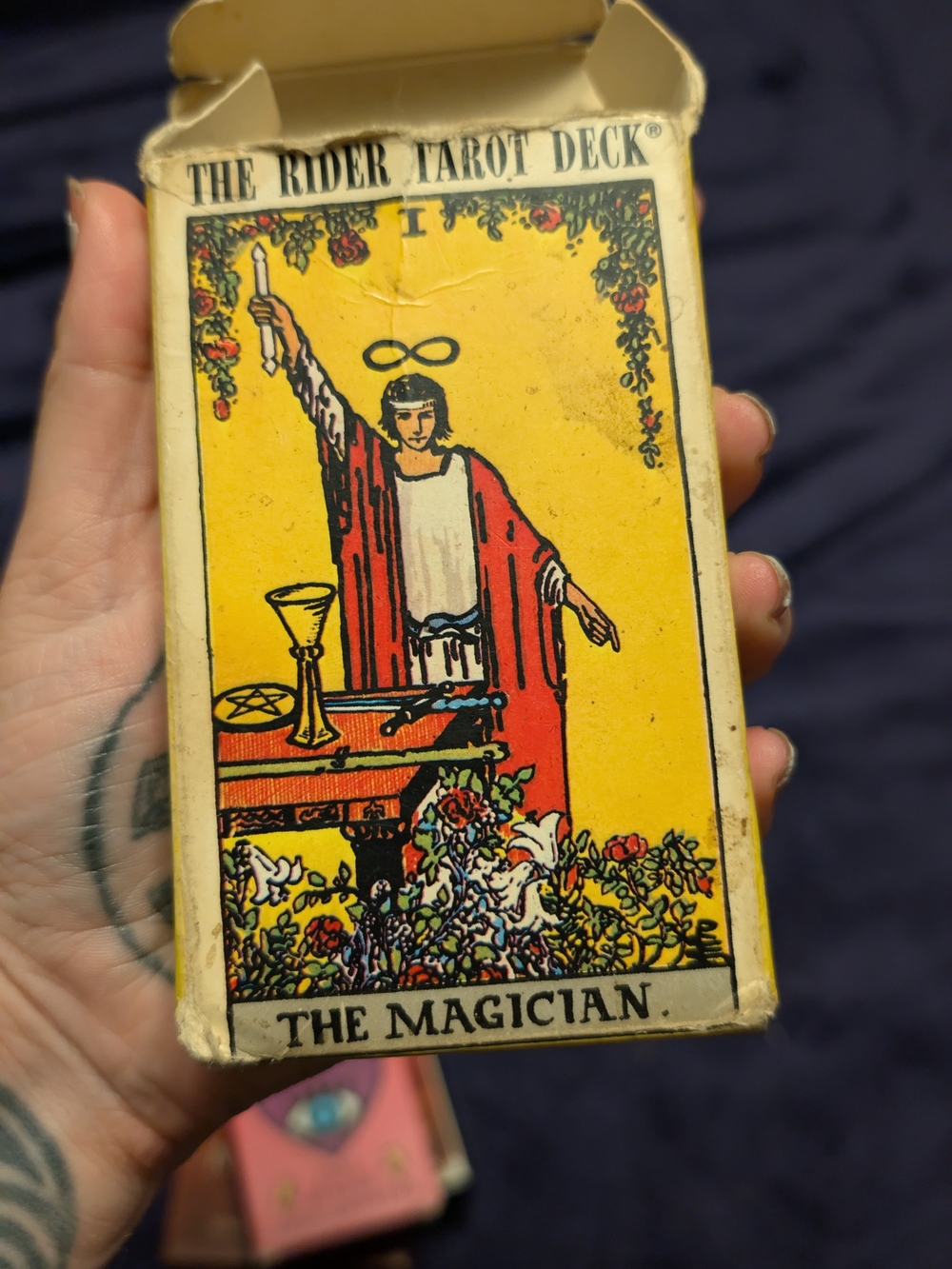The Rider Tarot Deck "The Magician" Card Box - Yellow Red